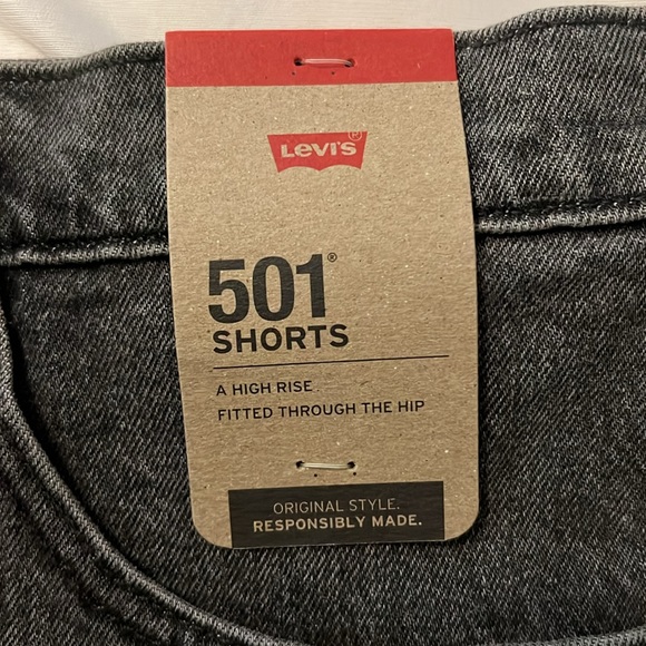 Levi 501 shorts. Size 30/10. NWT - Picture 5 of 5